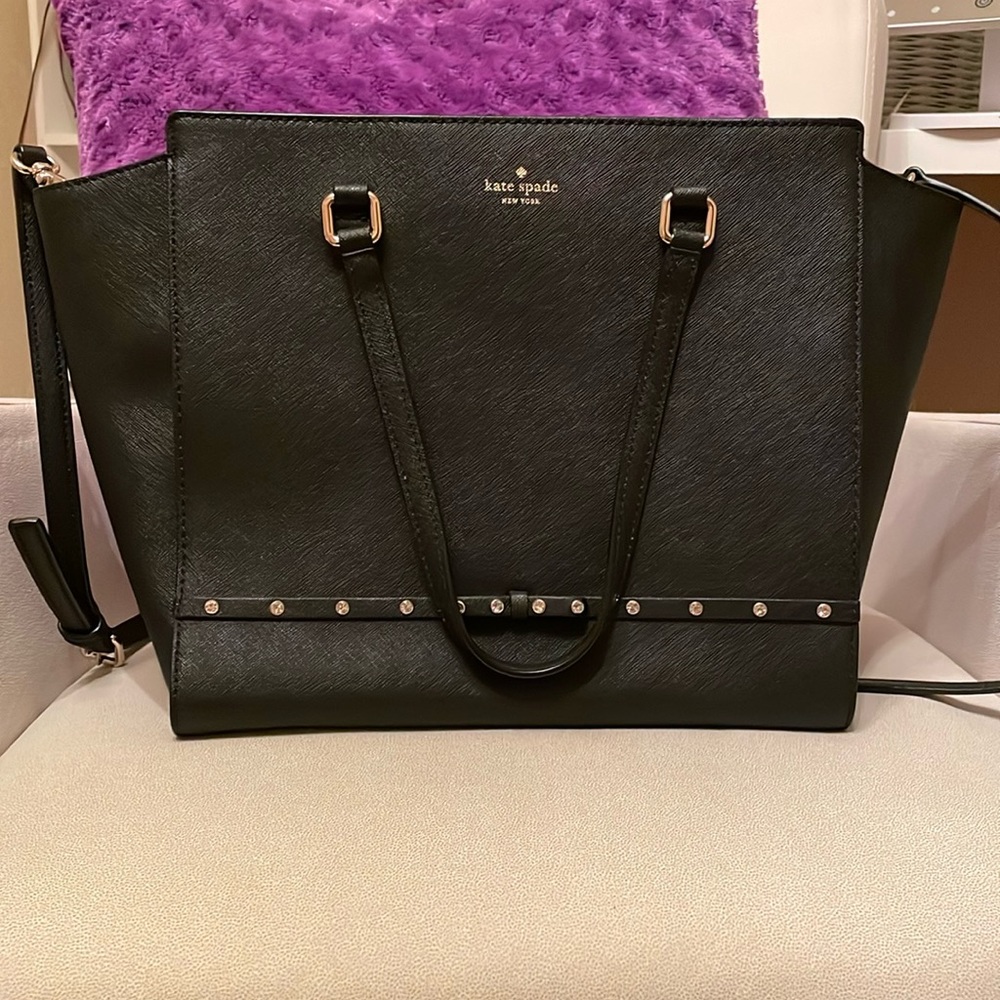 Gently used Kate Spade bag. Worn for one season.